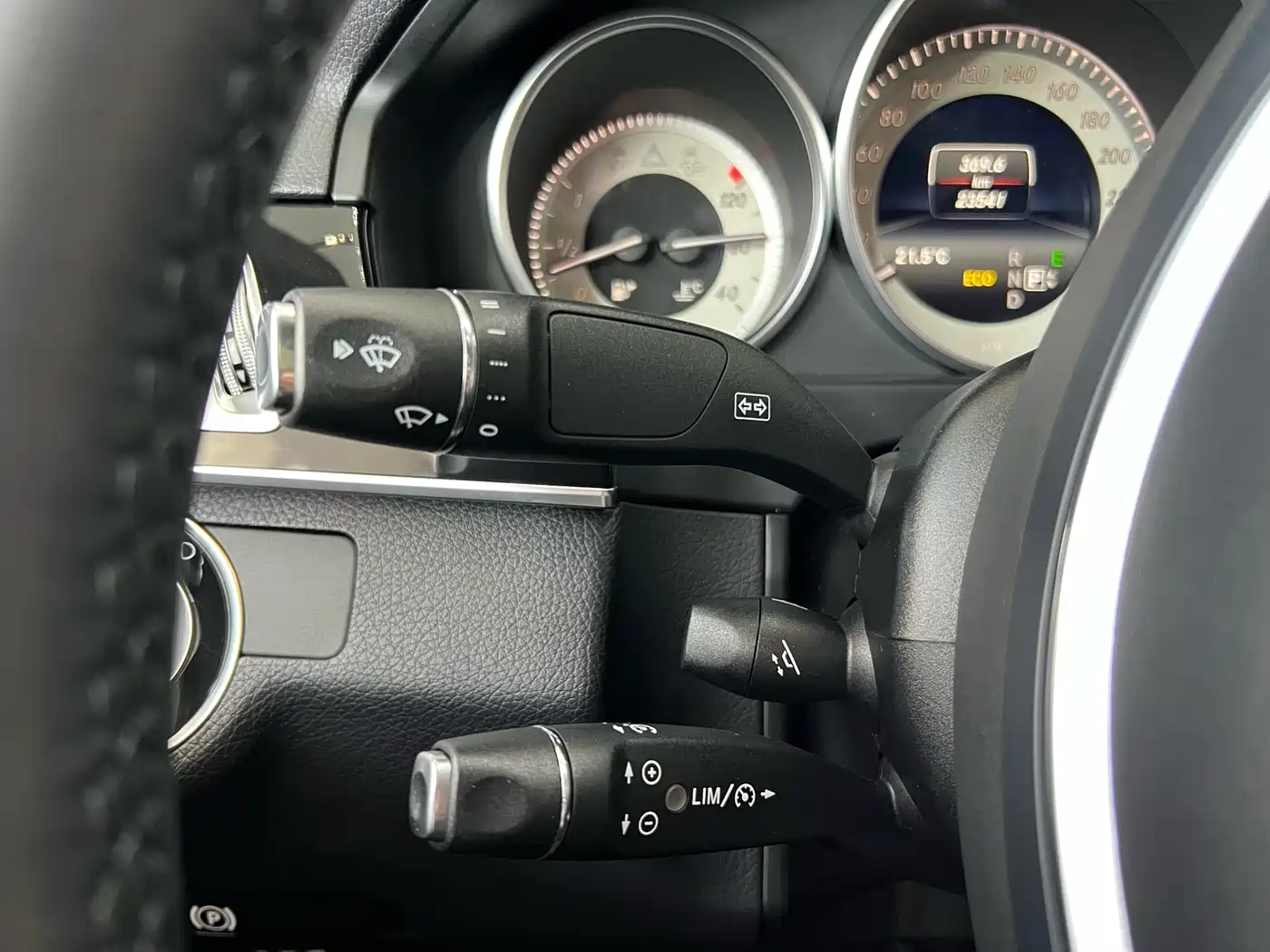 Mercedes-Benz E-Class 2015 E 260 L Sport Luxury фото 33