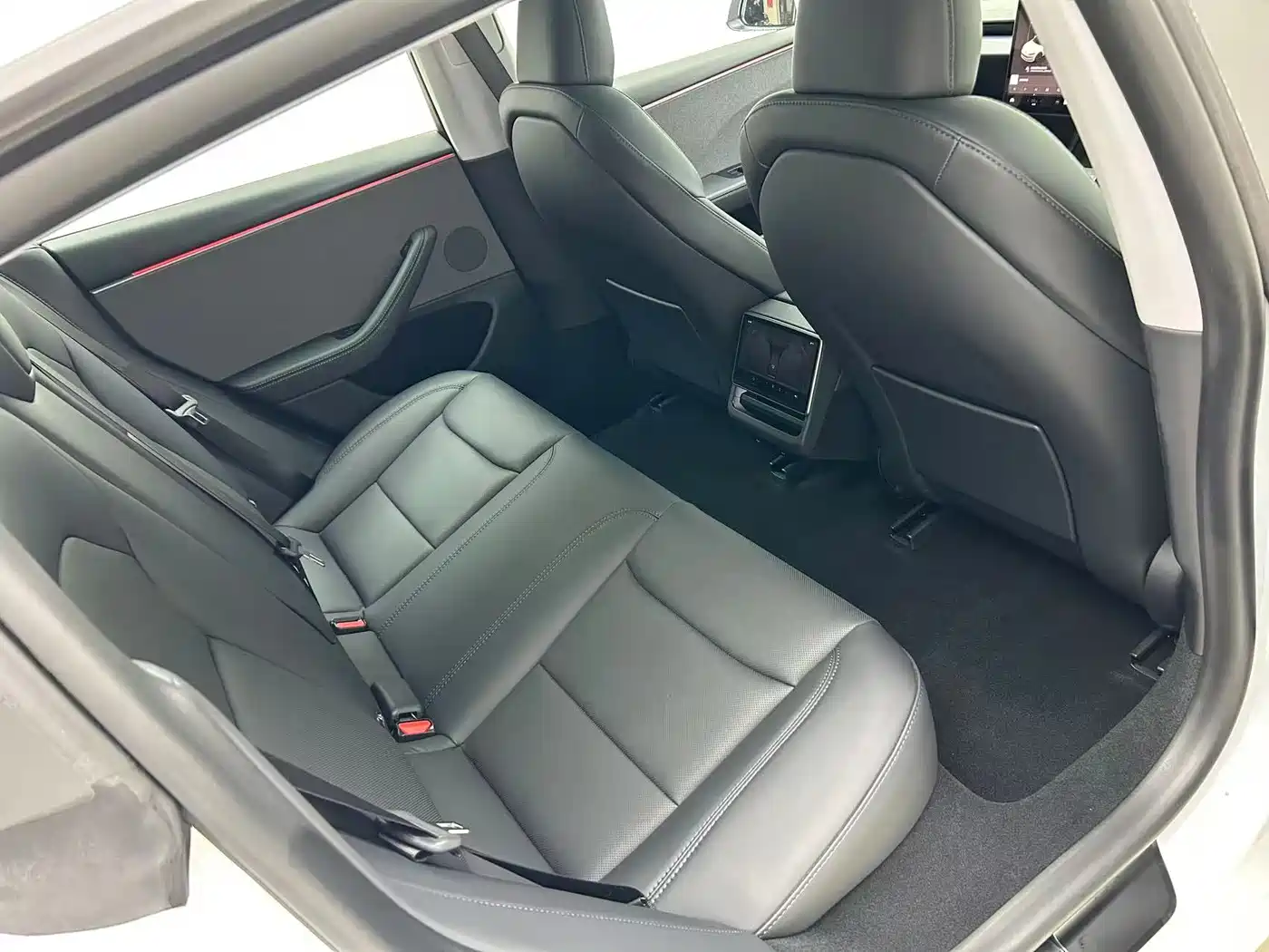 Tesla Model 3 2025 Model Rear-Wheel Drive Edition фото 9