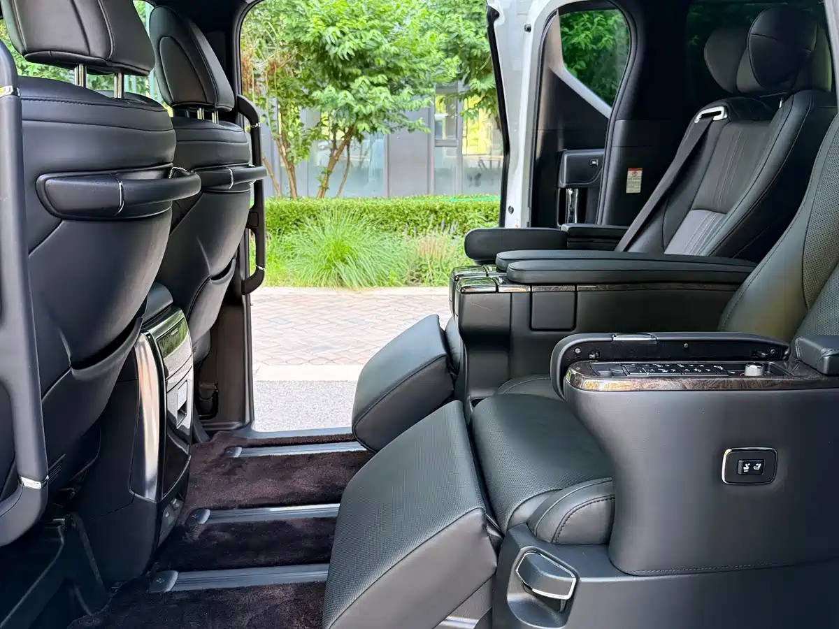 Toyota Alphard 2020 Hybrid 2.5L Premium Edition фото 14