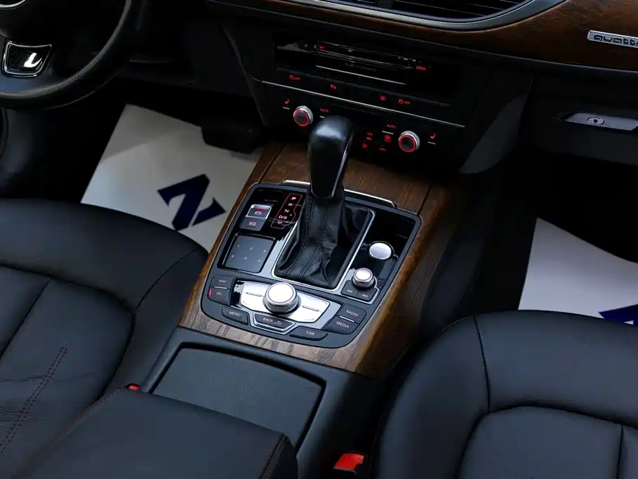 Audi A6L 2018 30th Anniversary 45 TFSI quattro Sport фото 23