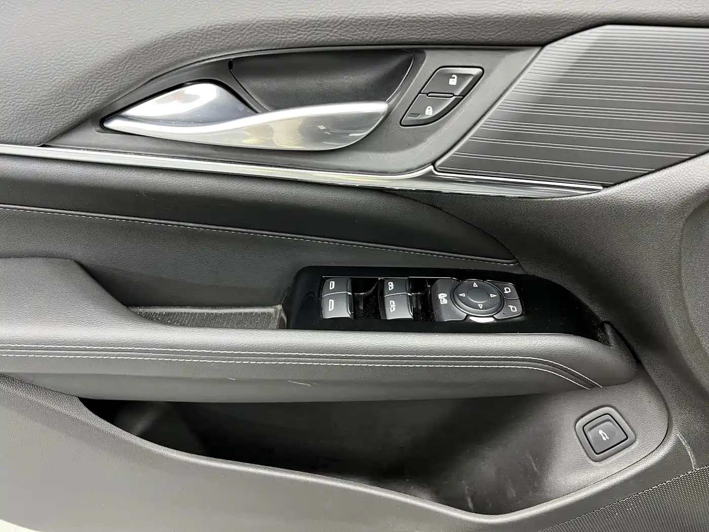 Cadillac CT4 2023 2022 28T Fashion Style
