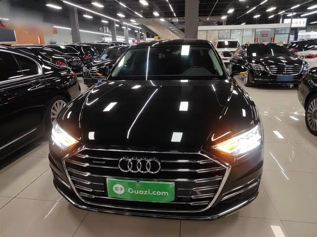 AUDI A8