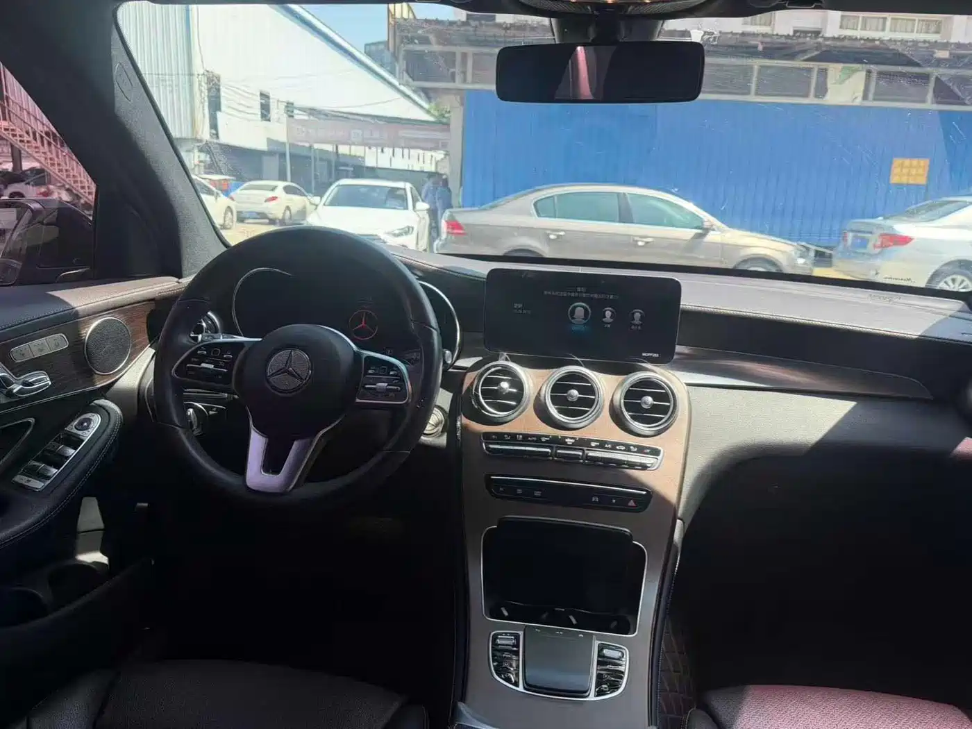 Mercedes-Benz GLC 2022 Model GLC 260 L 4MATIC Luxury Edition фото 2