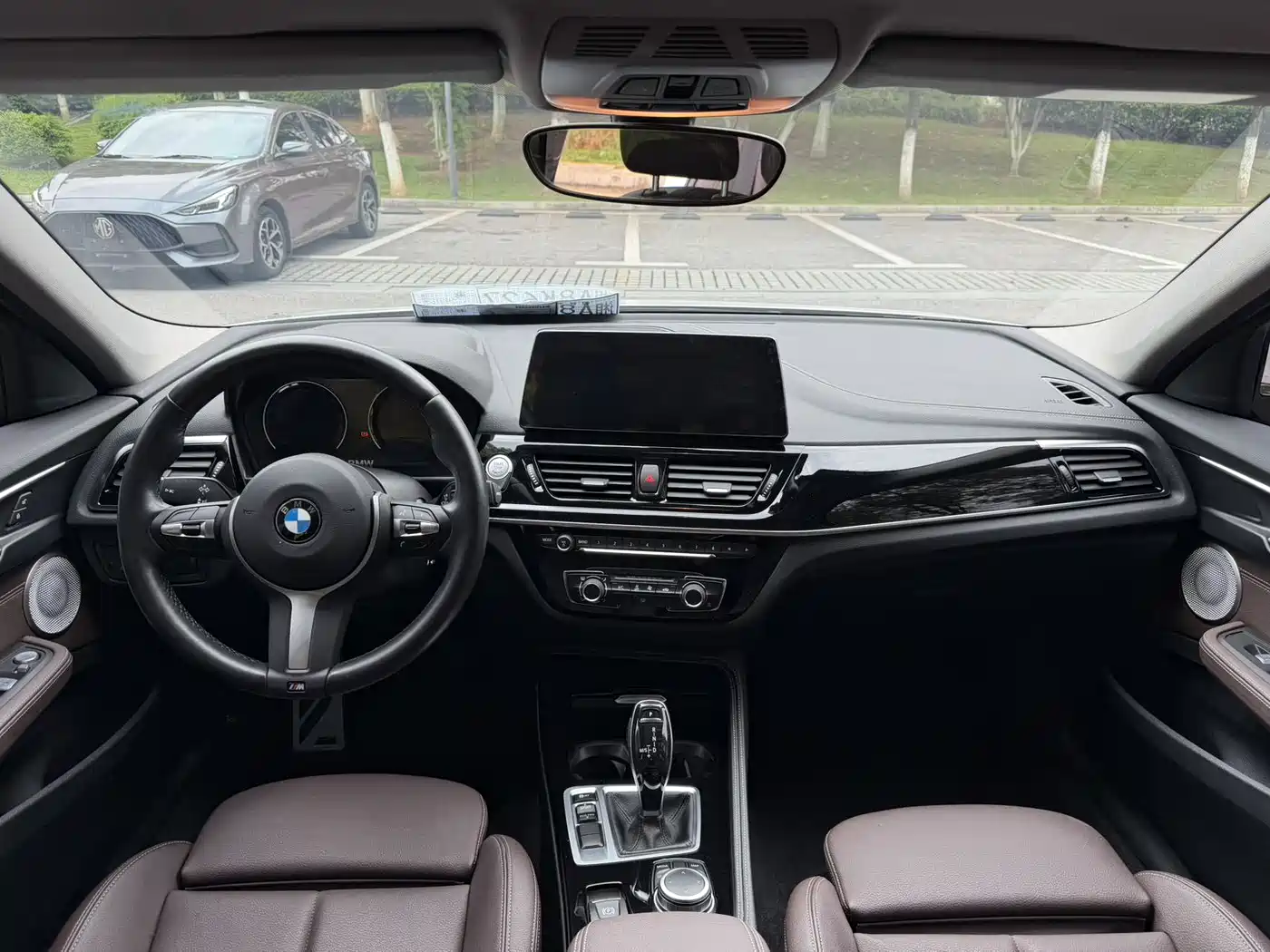 BMW 1 Series 2022 120i M Sport Shadow Edition фото 9