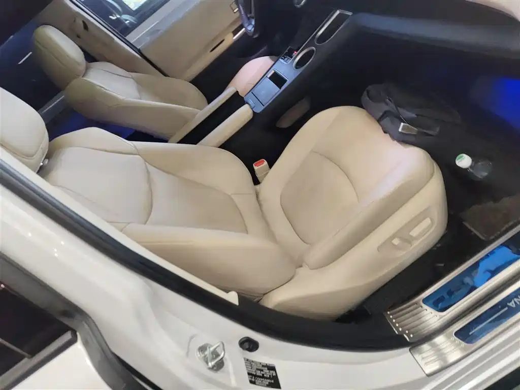 Toyota Sienna 2023 2.5L Hybrid Luxury Edition фото 25