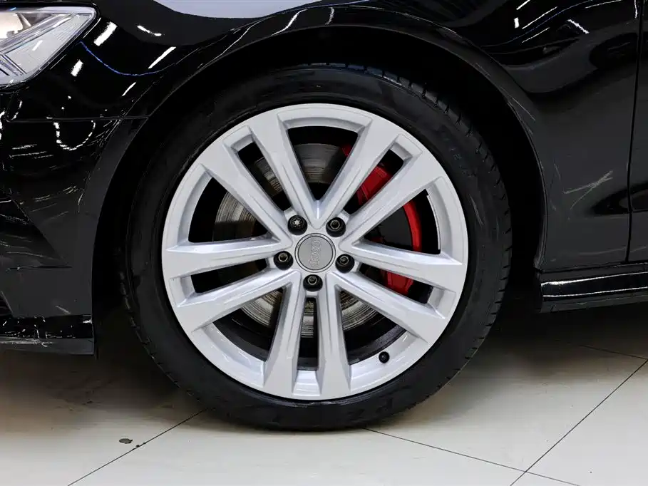 Audi A6L 2018 30th Anniversary 45 TFSI quattro Sport фото 13