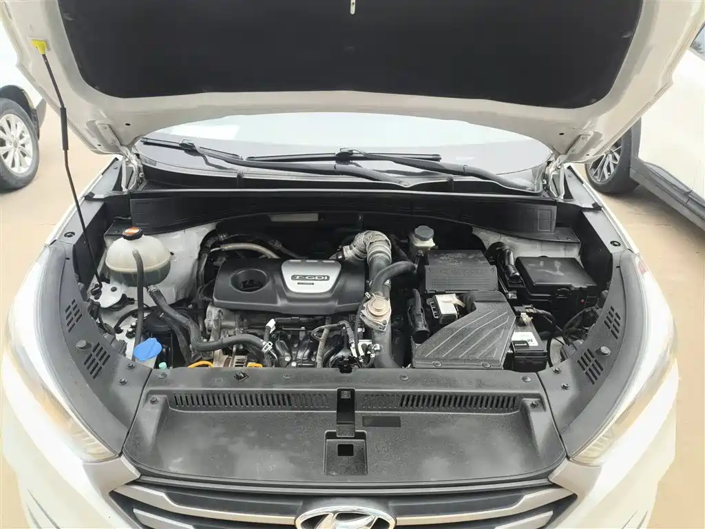 Hyundai Tucson 2015 1.6T Dual Clutch 2WD Smart фото 16