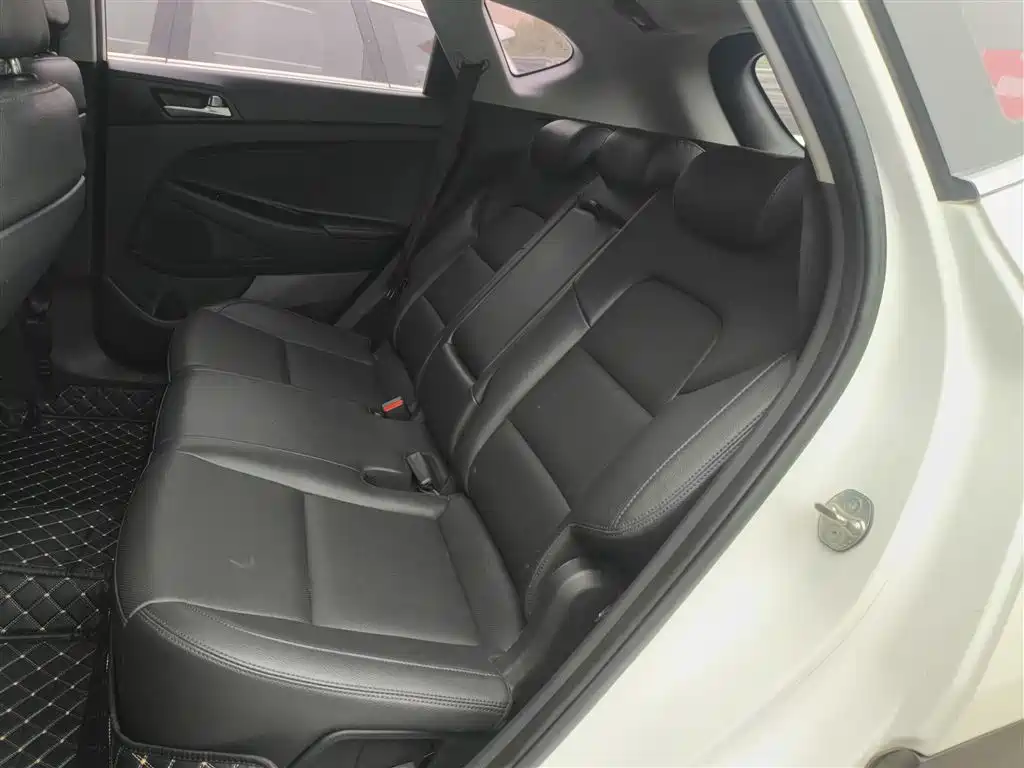 Hyundai Tucson 2015 1.6T Dual Clutch 2WD Smart фото 13