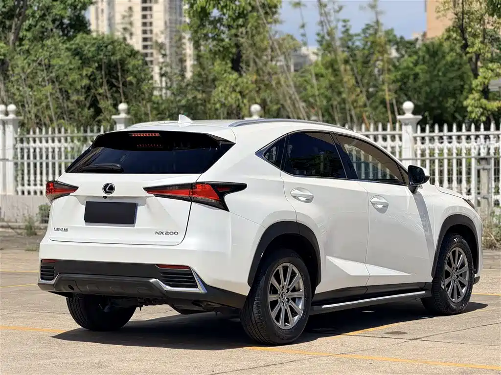 Lexus NX 2017 200 AWD Sharp Style Edition фото 9