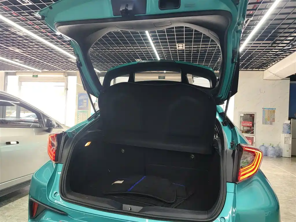 Toyota C-HR 2020 Model 2.0L Luxury фото 15