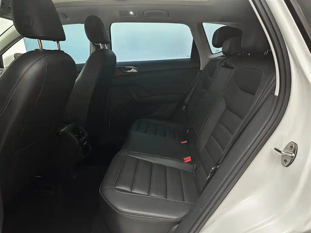 Volkswagen Tharu 2022 280TSI FWD Luxury Edition фото 21