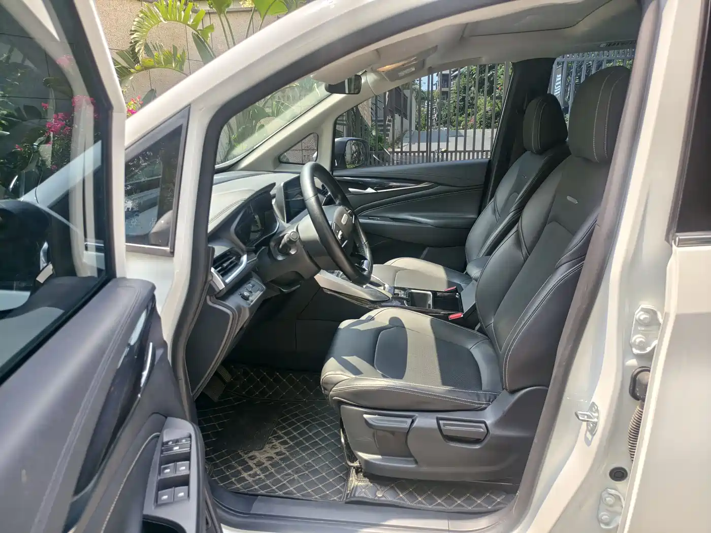 SAIC Maxus Maxus G50 2022 1.5T Automatic Changyou B фото 5