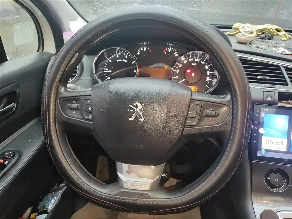 Peugeot 3008 2016 2.0L Automatic Classic Edition фото 3