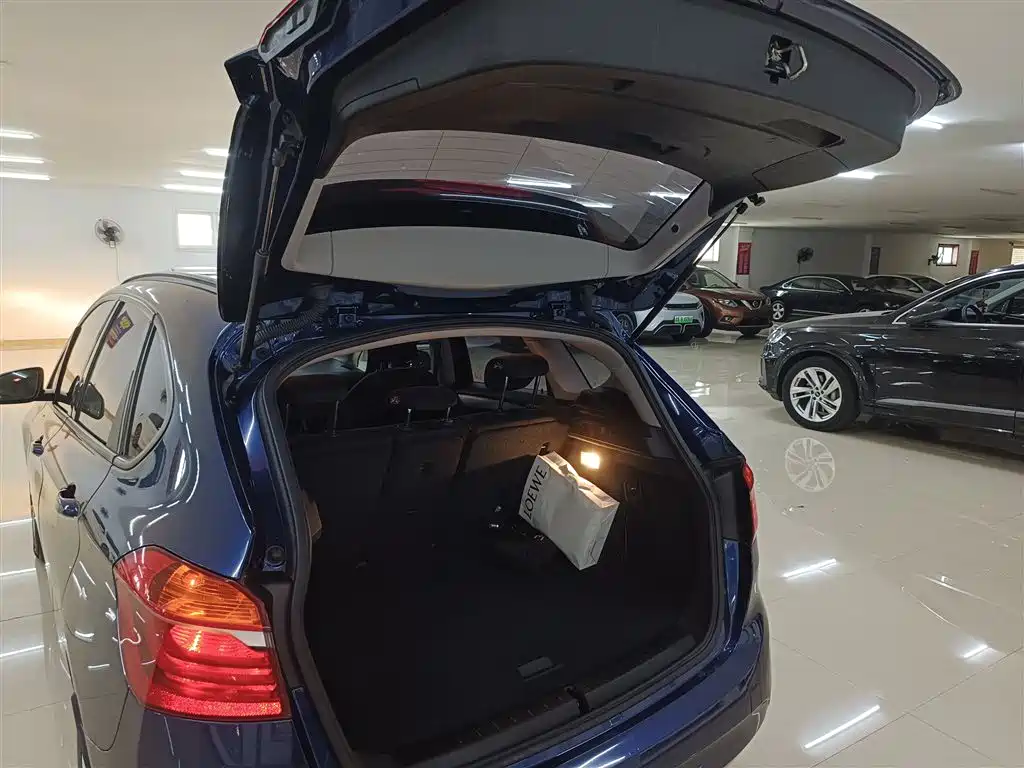 BMW 2 Series Touring 2016 218i Fashion Model фото 18