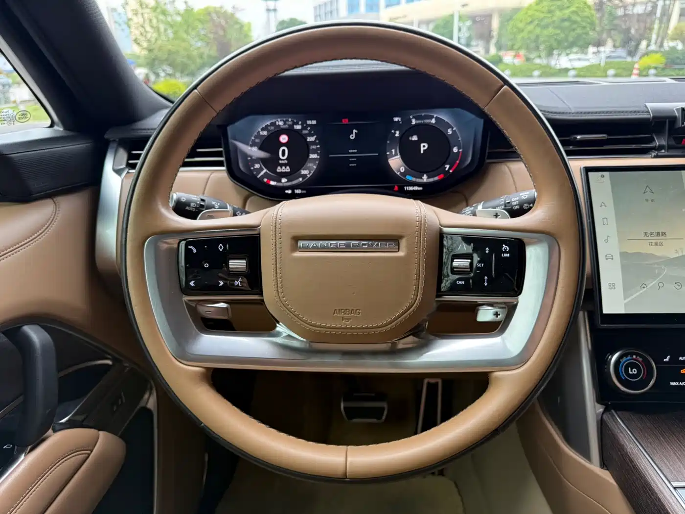 Land Rover Range Rover 2023 3.0 L6 400PS Genesis Extended Version фото 15
