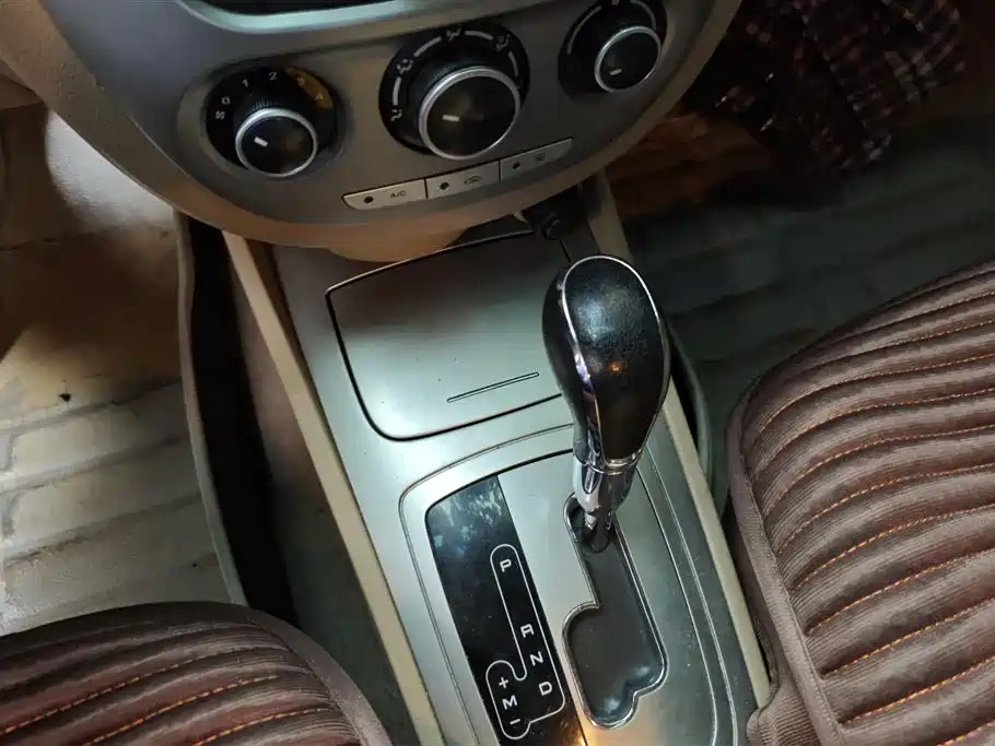 Buick Excelle 2013 1.5L Automatic Classic фото 16