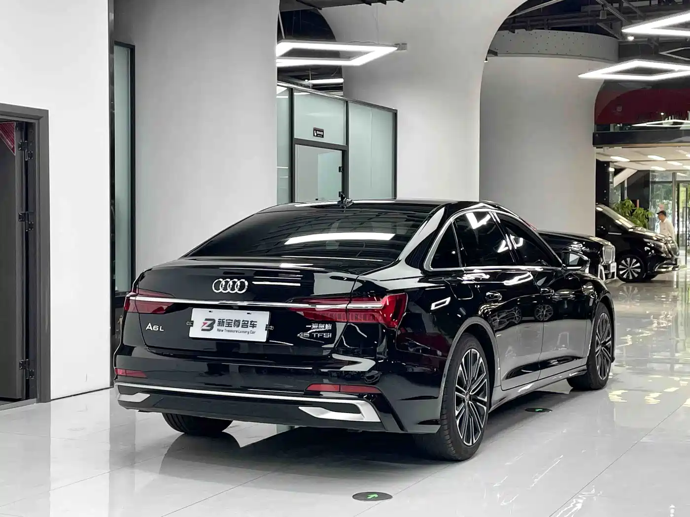 Фото 12 - Audi A6L