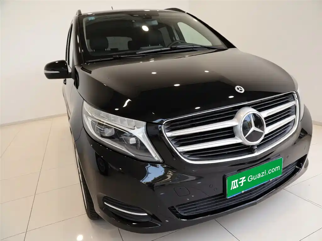 Mercedes-Benz V-Class 2017 Model V 260 Premium Edition фото 4