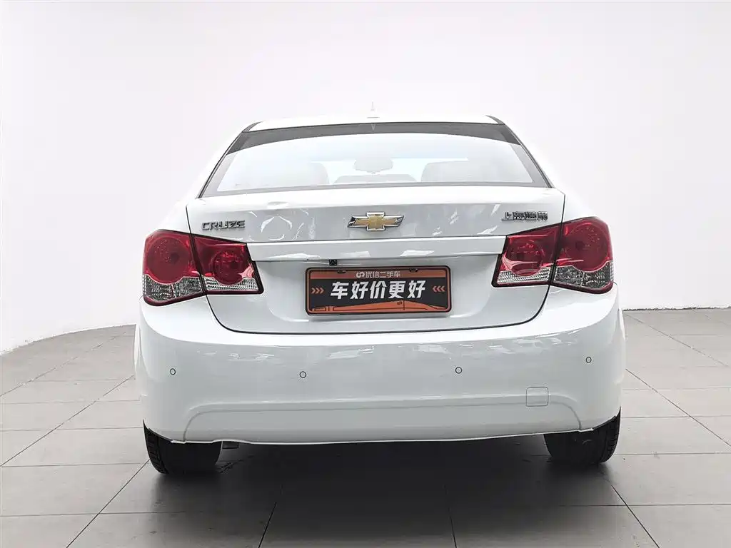 Chevrolet Cruze 2013 Model 1.8L SE AT фото 4