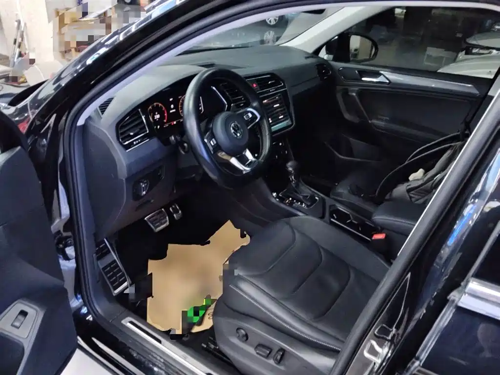 Volkswagen Tiguan L 2021 330TSI Automatic 2WD R-Line Premium фото 16