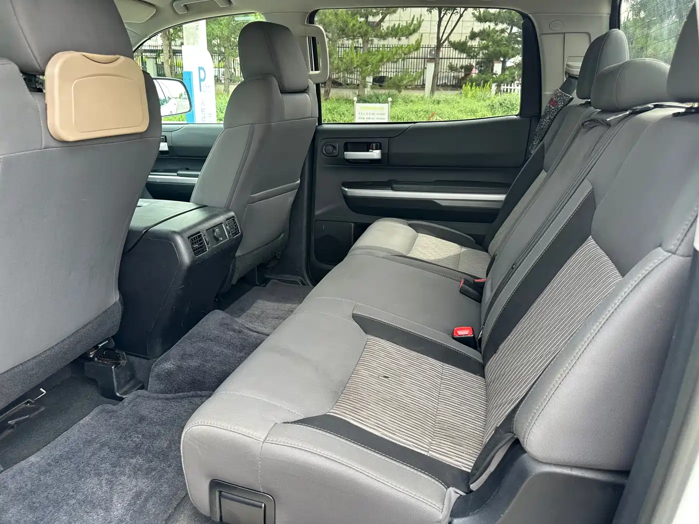 Toyota Tundra 2014 5.7L 1794 Edition фото 15
