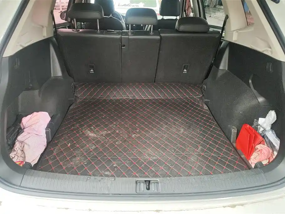 Volkswagen Tiguan L 2021 330TSI Automatic 2WD R-Line Premium фото 4