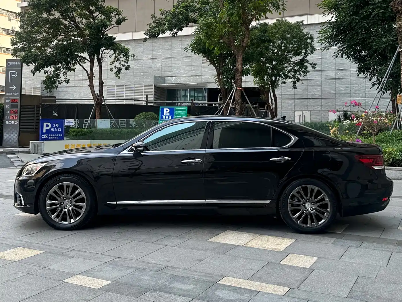 Lexus LS 2013 460L Luxury Edition фото 5