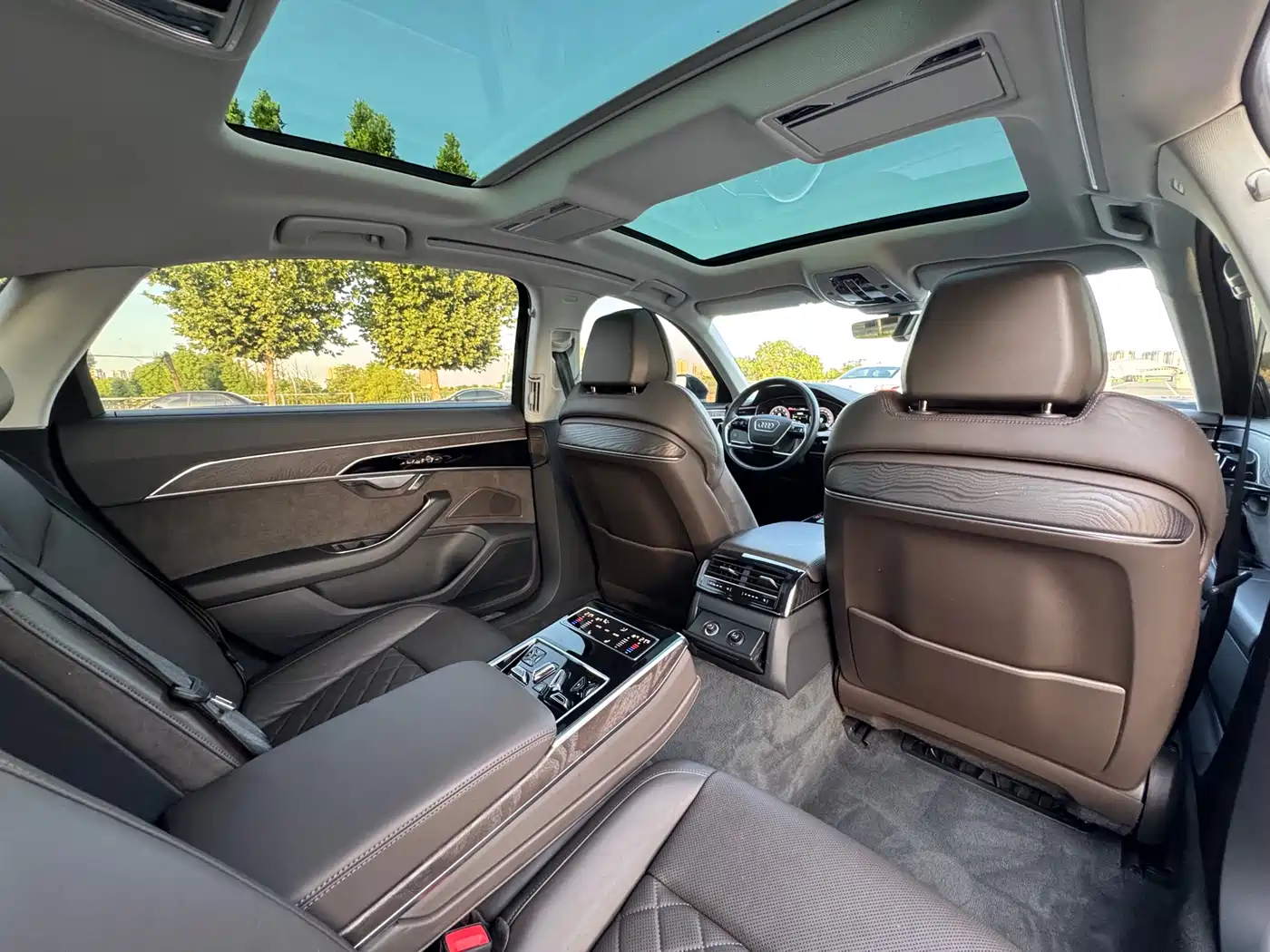 Audi A8 2022 A8L 50 TFSI quattro Comfort Collector's Edition фото 31