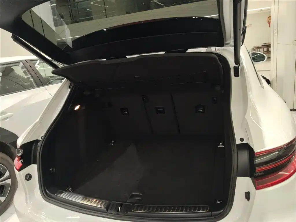 Porsche Macan 2017 Macan 2.0T фото 9