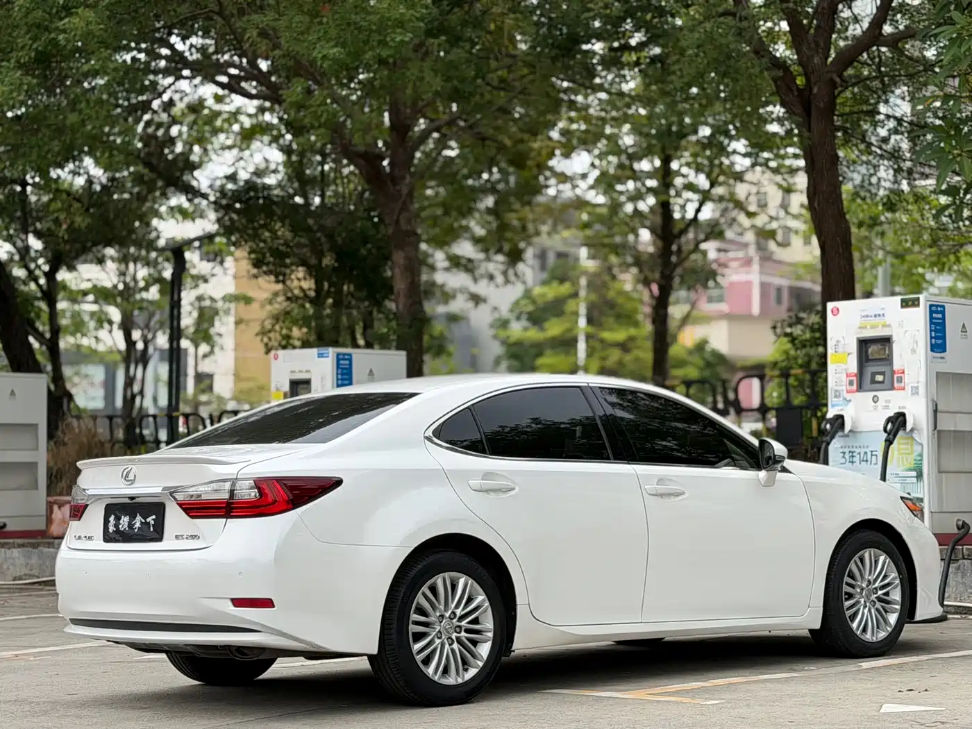 Lexus ES 2015 200 Elite Edition фото 7