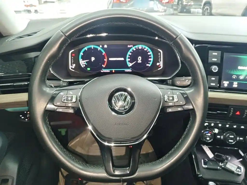 Фото 11 - Volkswagen Passat