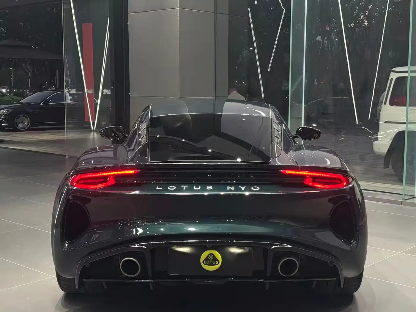 Lotus Cars EMIRA 2021 2.0T DCT First Edition фото 5