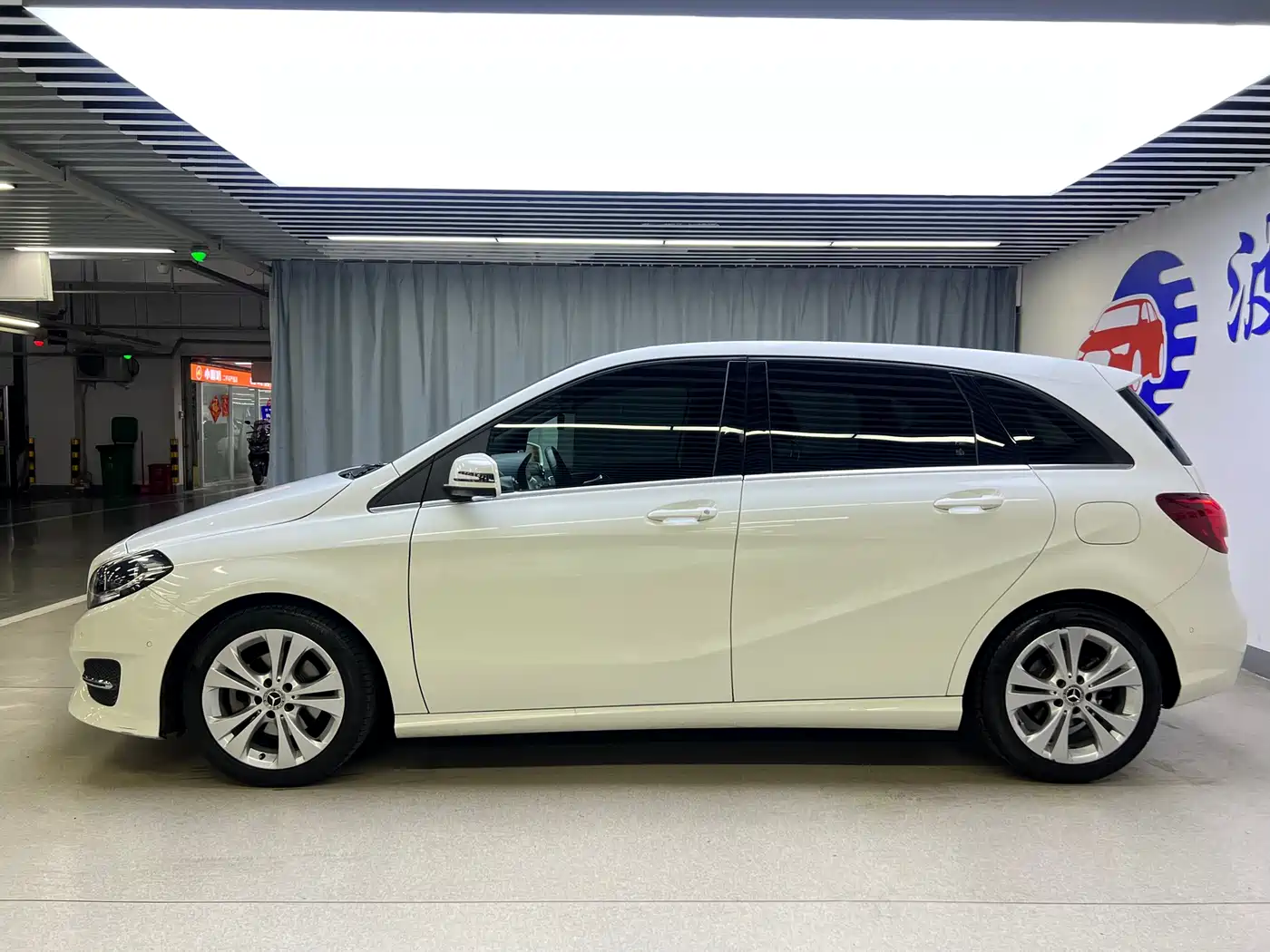 Mercedes-Benz B-Class 2018 B 200 Sport фото 4