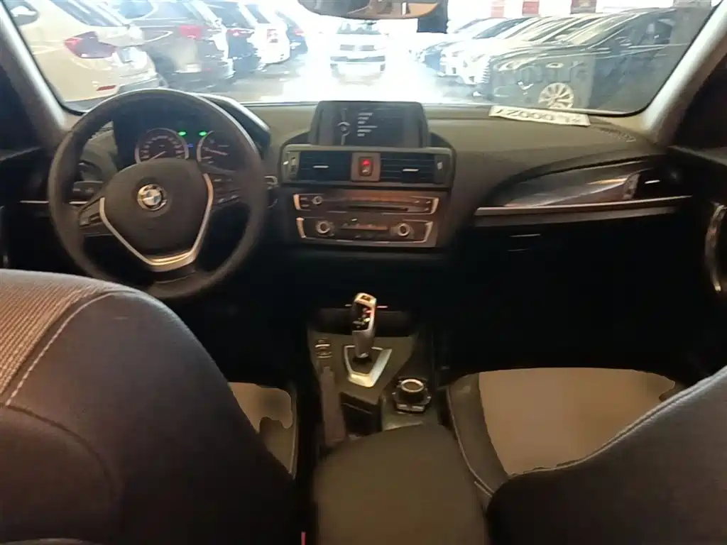 BMW 1 Series (Import) 2013 Facelift 116i Urban Model фото 10