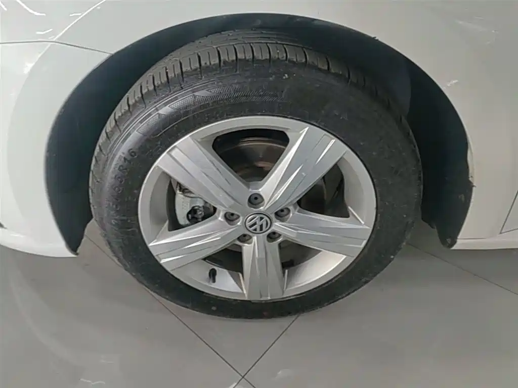 Volkswagen Lavida 2017 1.6L Automatic Trend Edition фото 23