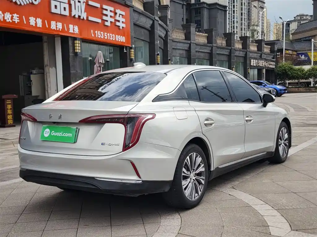 Hongqi E-QM5 2022 431km Charging Enjoyment Edition фото 16