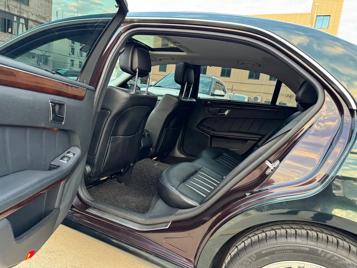 Mercedes-Benz E-Class 2012 E 300 L Fashion Luxury фото 9