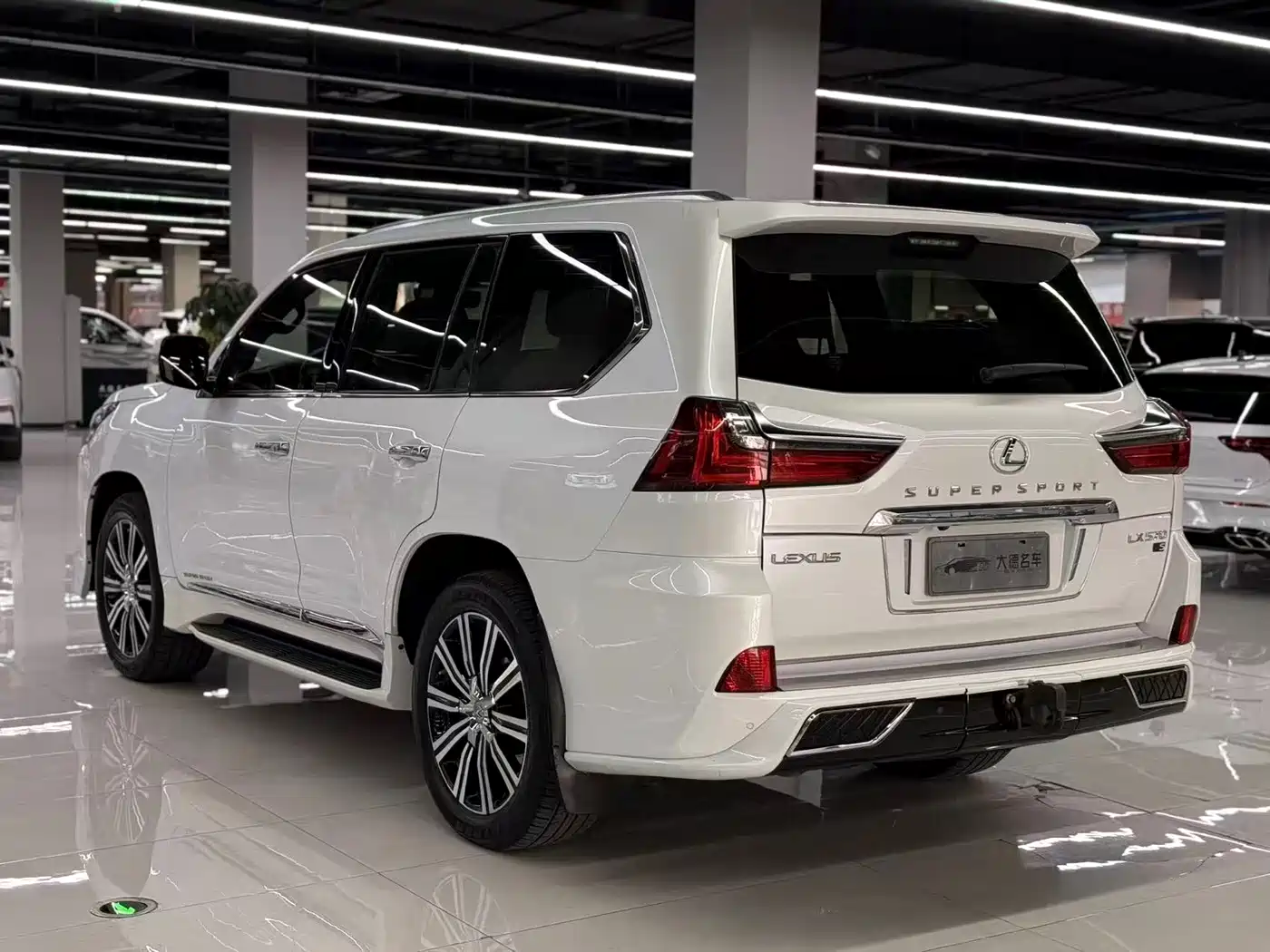 Lexus LX 2019 570 Peak Special Edition фото 5