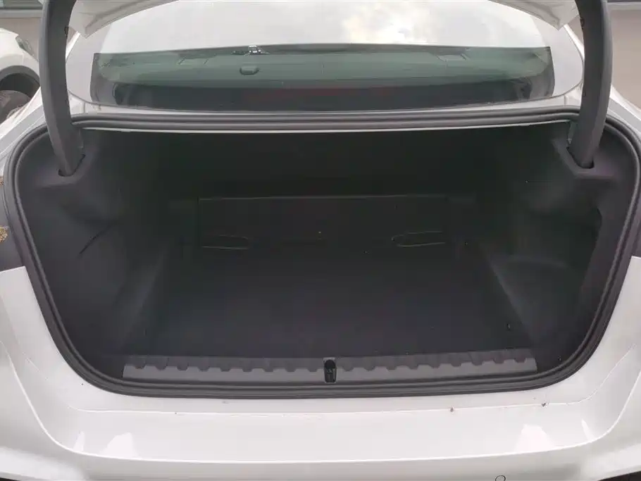 BMW 2 Series 2025 225L M Sport Package фото 4