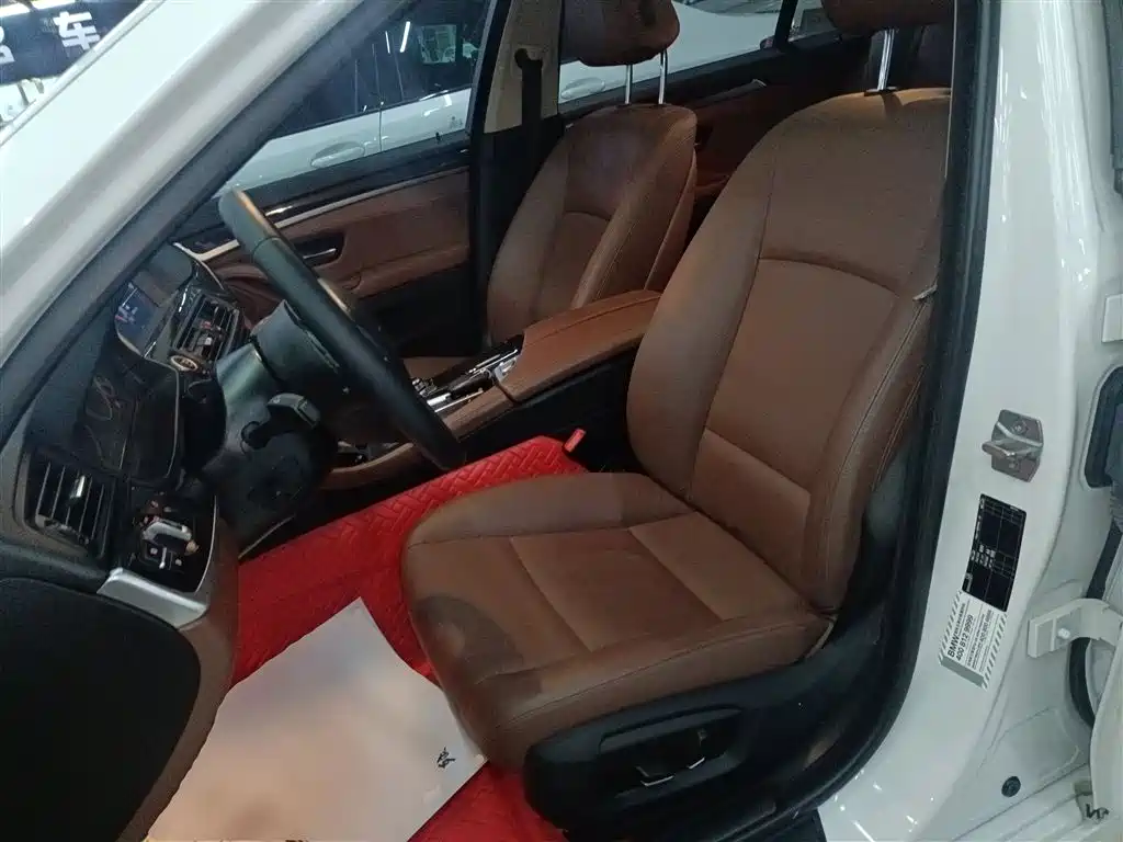 BMW 5 Series 2017 520Li Classic Edition фото 15
