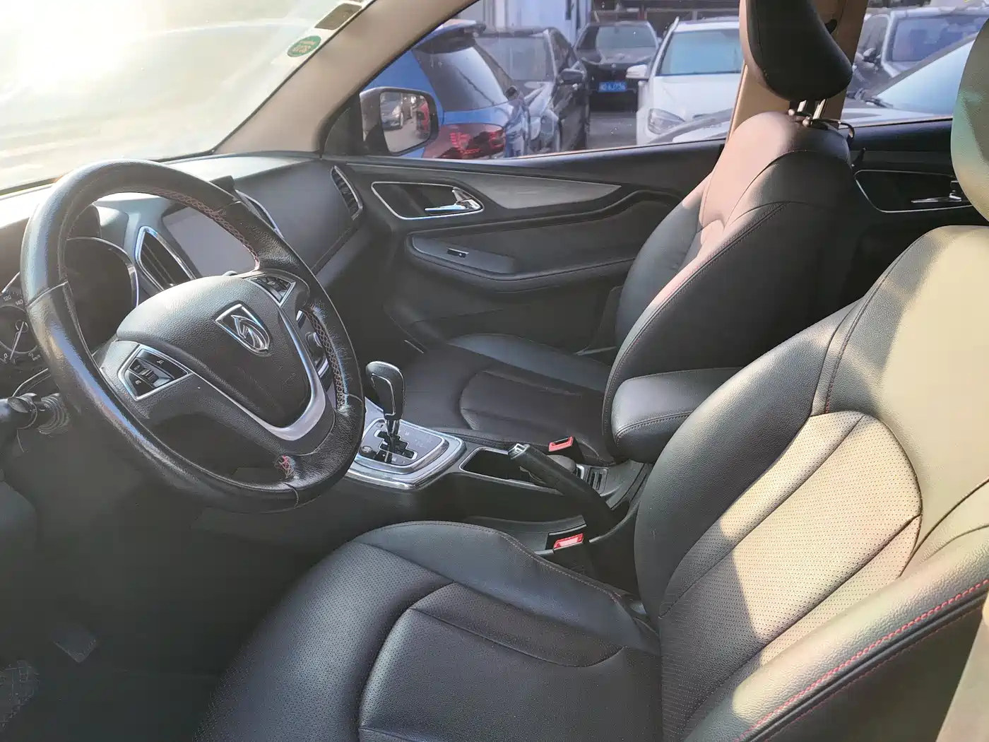Baojun 560 2016 2016 1.8L iAMT Luxury