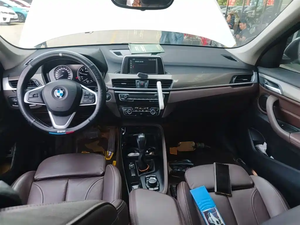 BMW X1 2019 sDrive18Li Premium Model фото 10