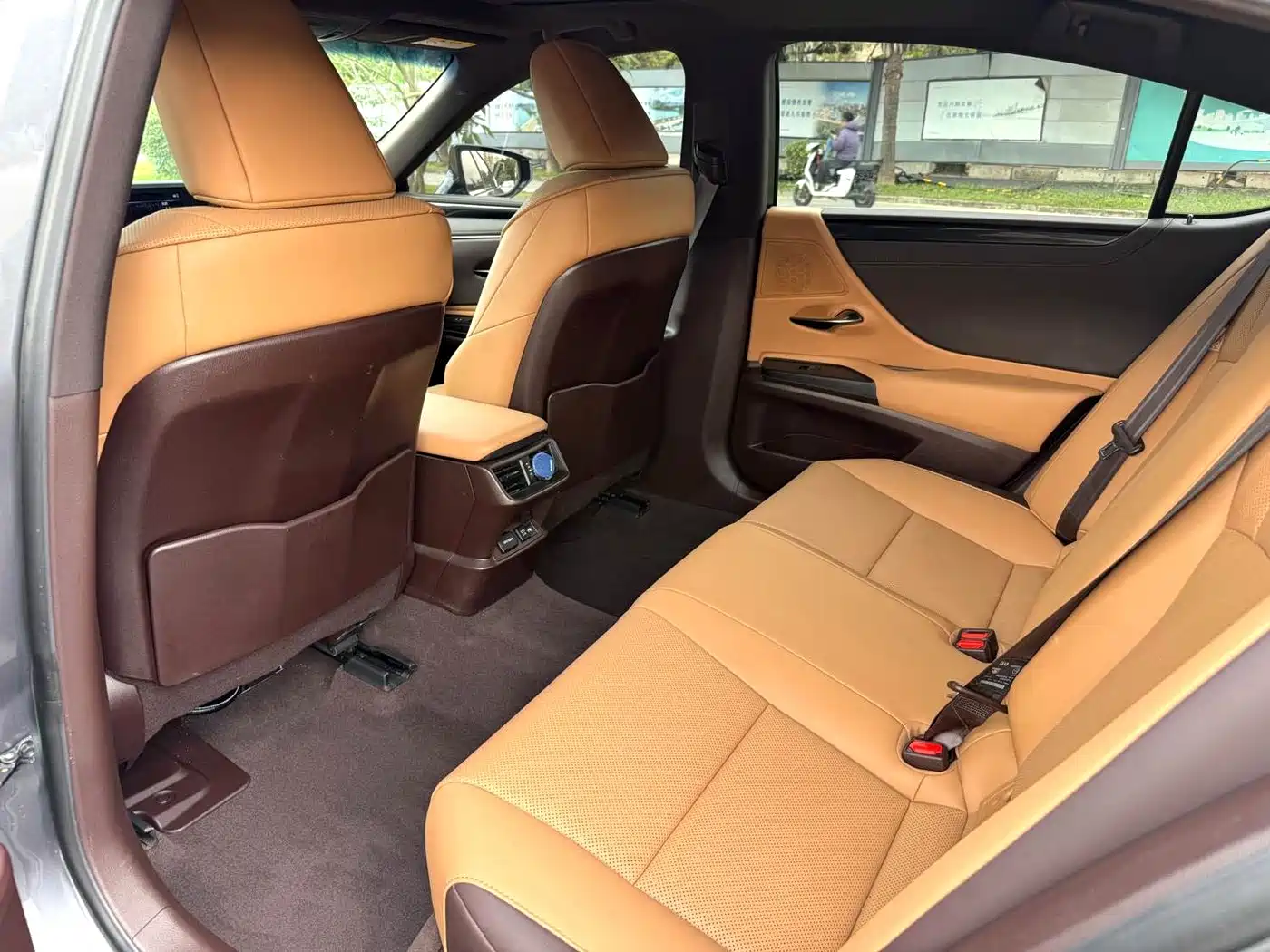 Lexus ES 2020 200 Excellence фото 8