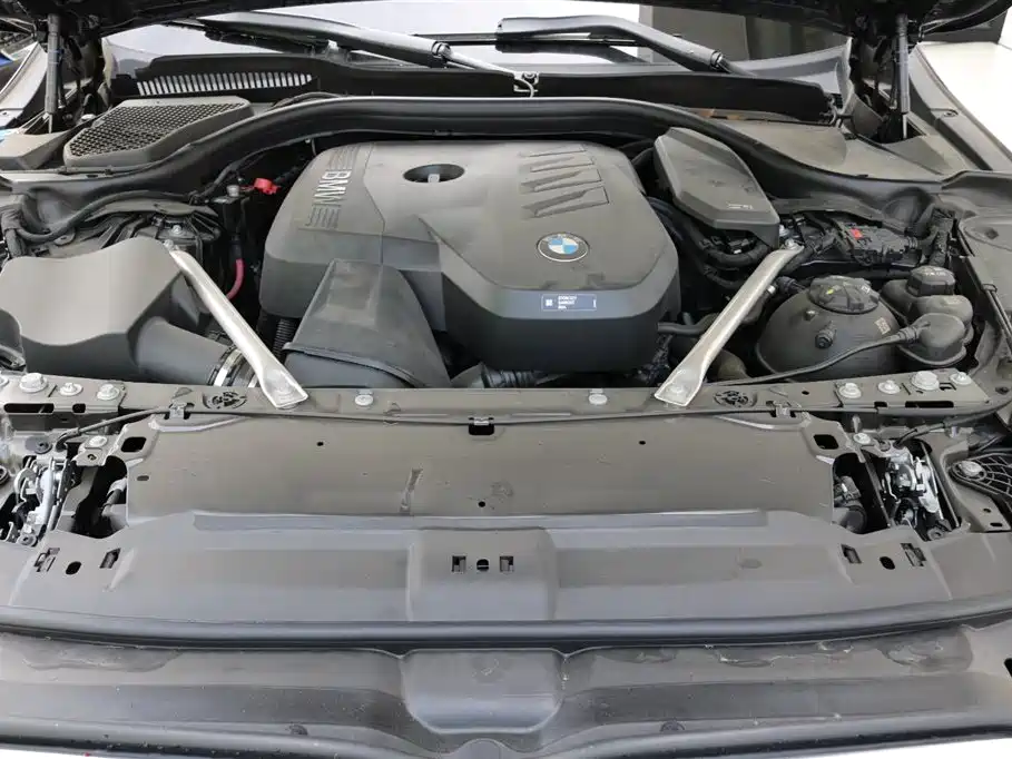 BMW 5 Series 2025 530Li Premium M Sport Package фото 12