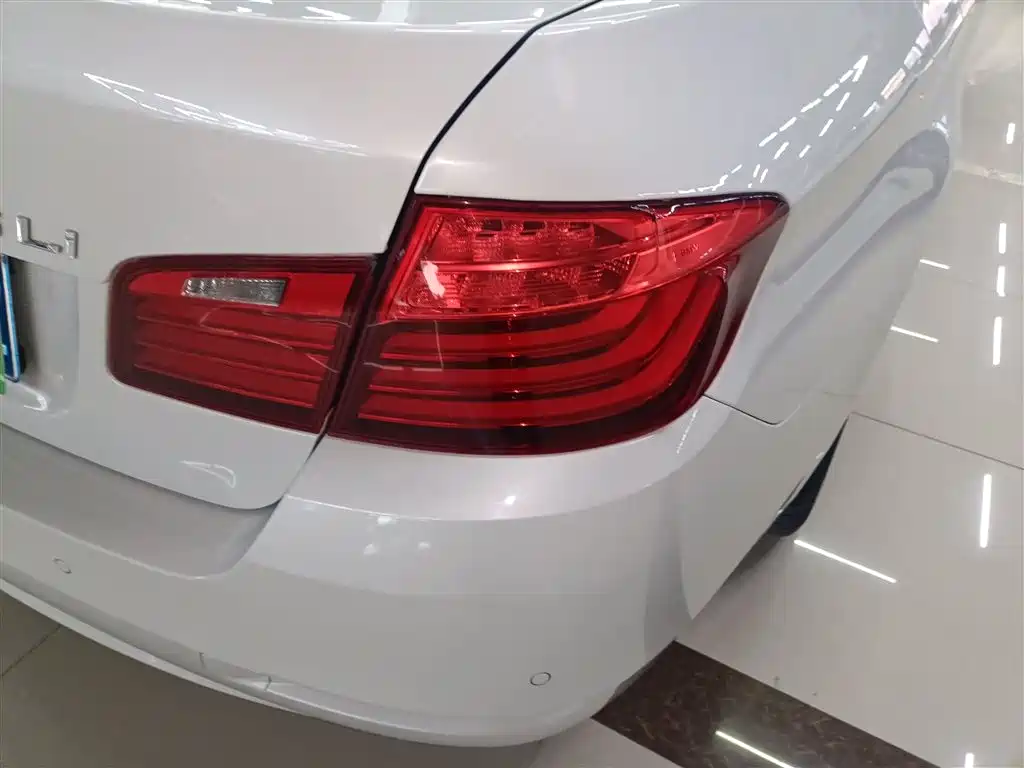 BMW 5 Series 2017 520Li Classic Edition фото 8