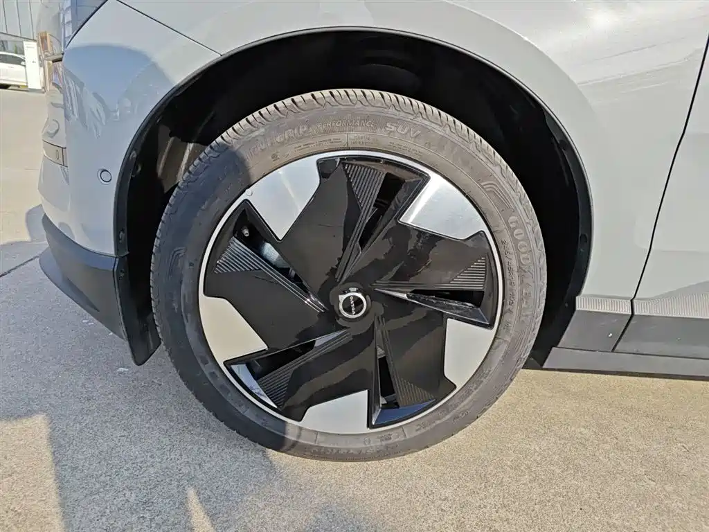 Volvo EX30 2024 2025 RWD Long Range Ultra