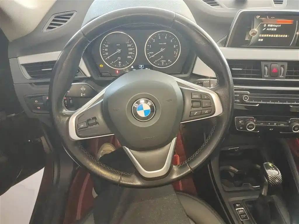 BMW X1 2018 sDrive18Li Fashion Model фото 11