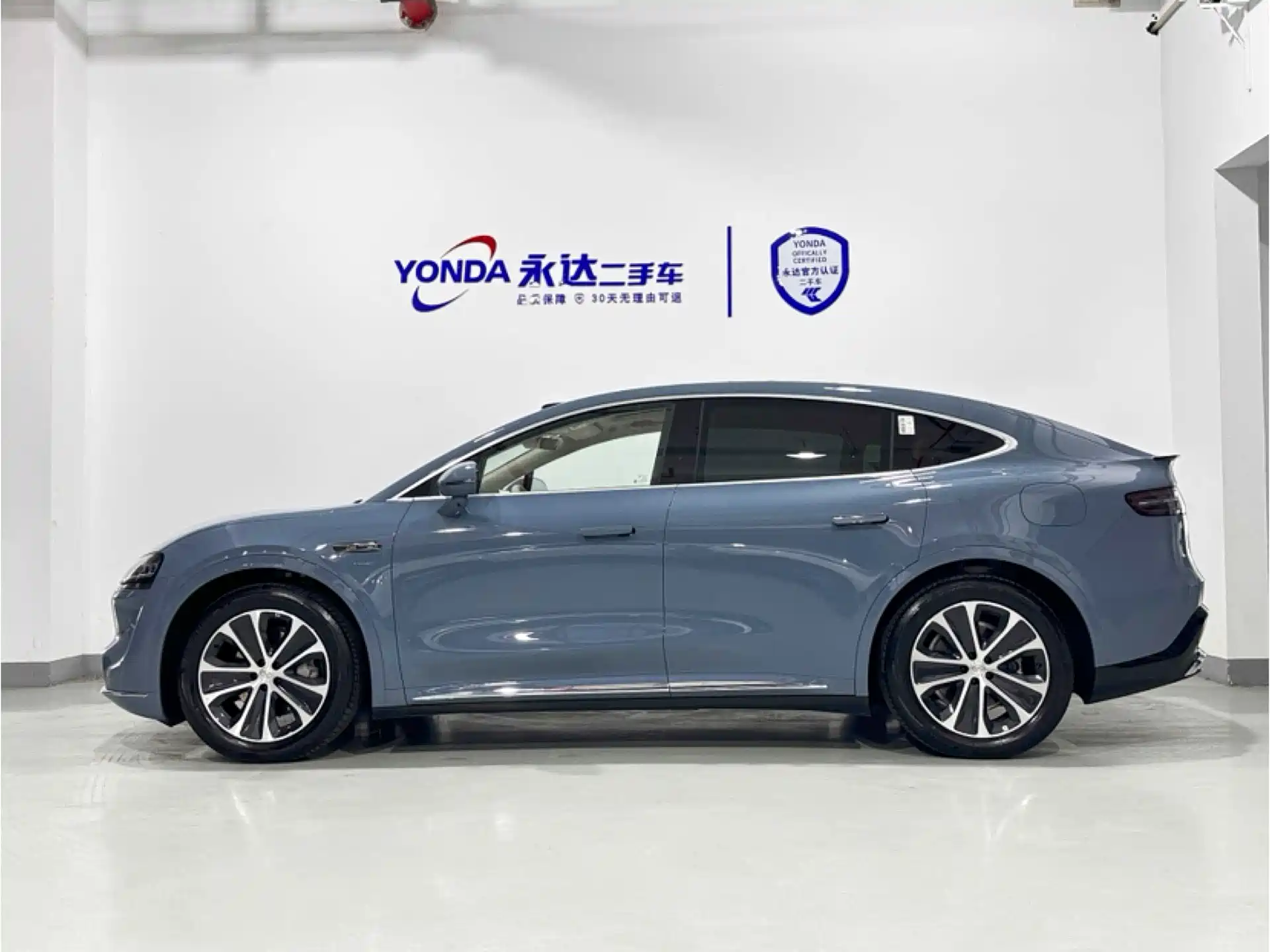 Фото 3 - Zhijie Luxeed R7