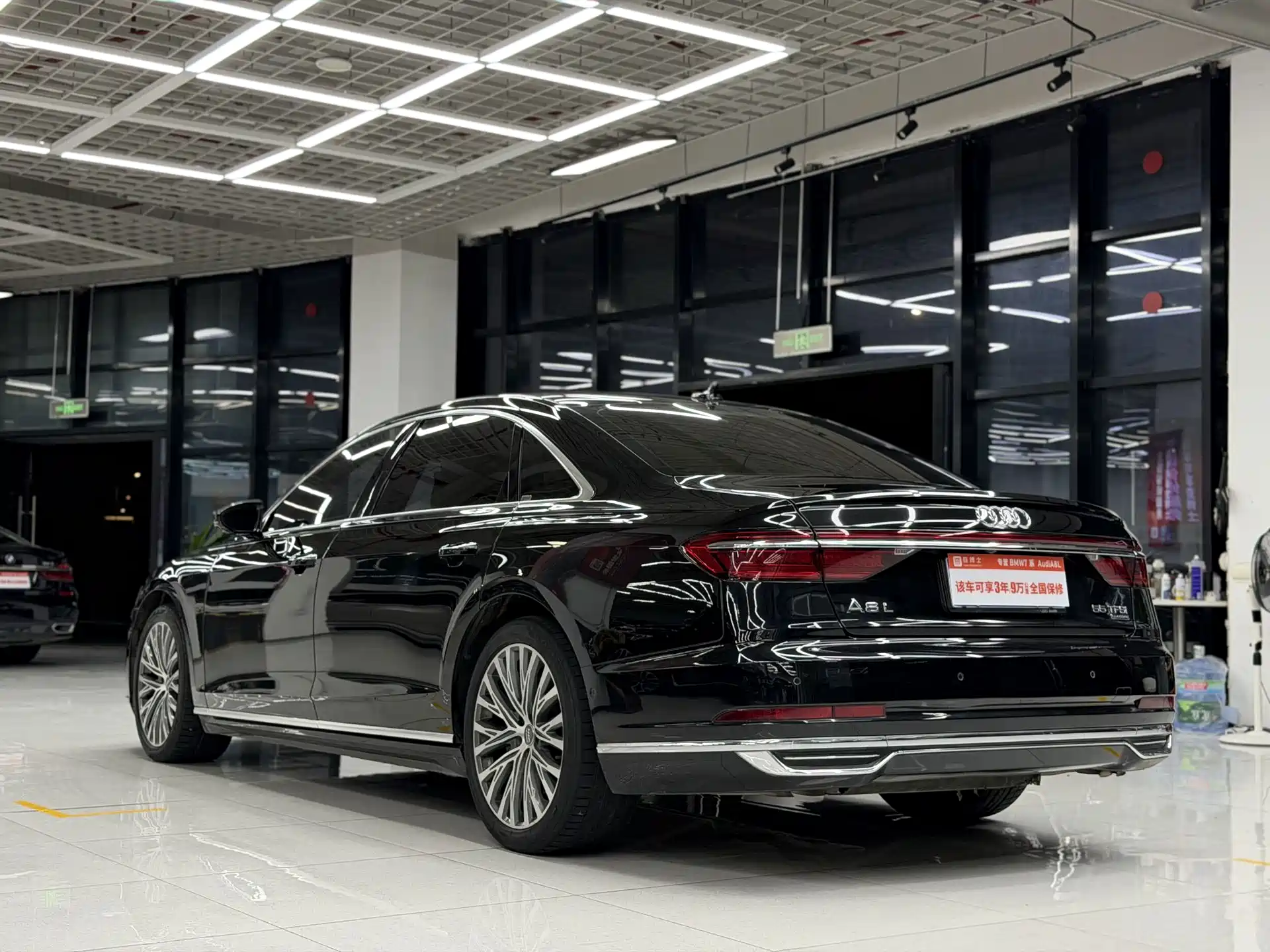 Фото 6 - Audi A8