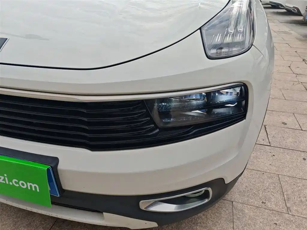 Lynk & Co 01 2018 2.0T 2WD Type+ Edition фото 23